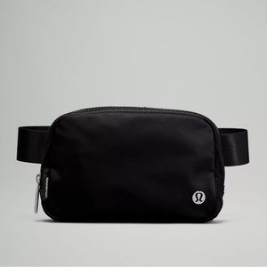 Lululemon Everywhere Belt Bag- Black